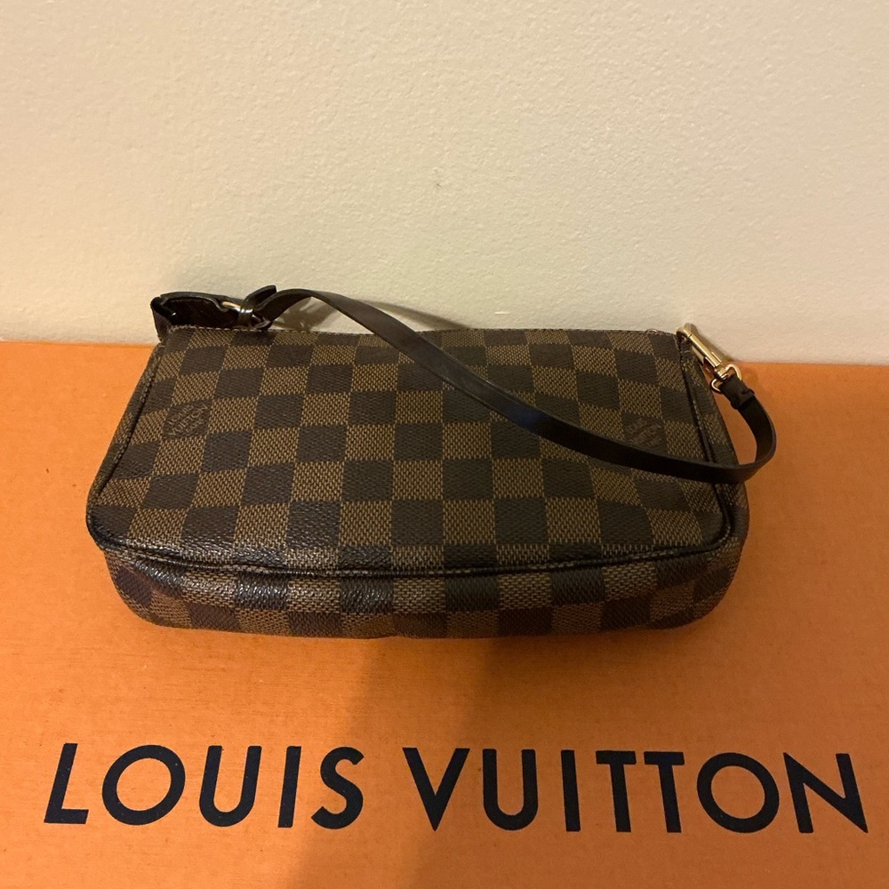 Louis Vuitton Pochette Accessories in Damier Ebene - Picture 2 of 12